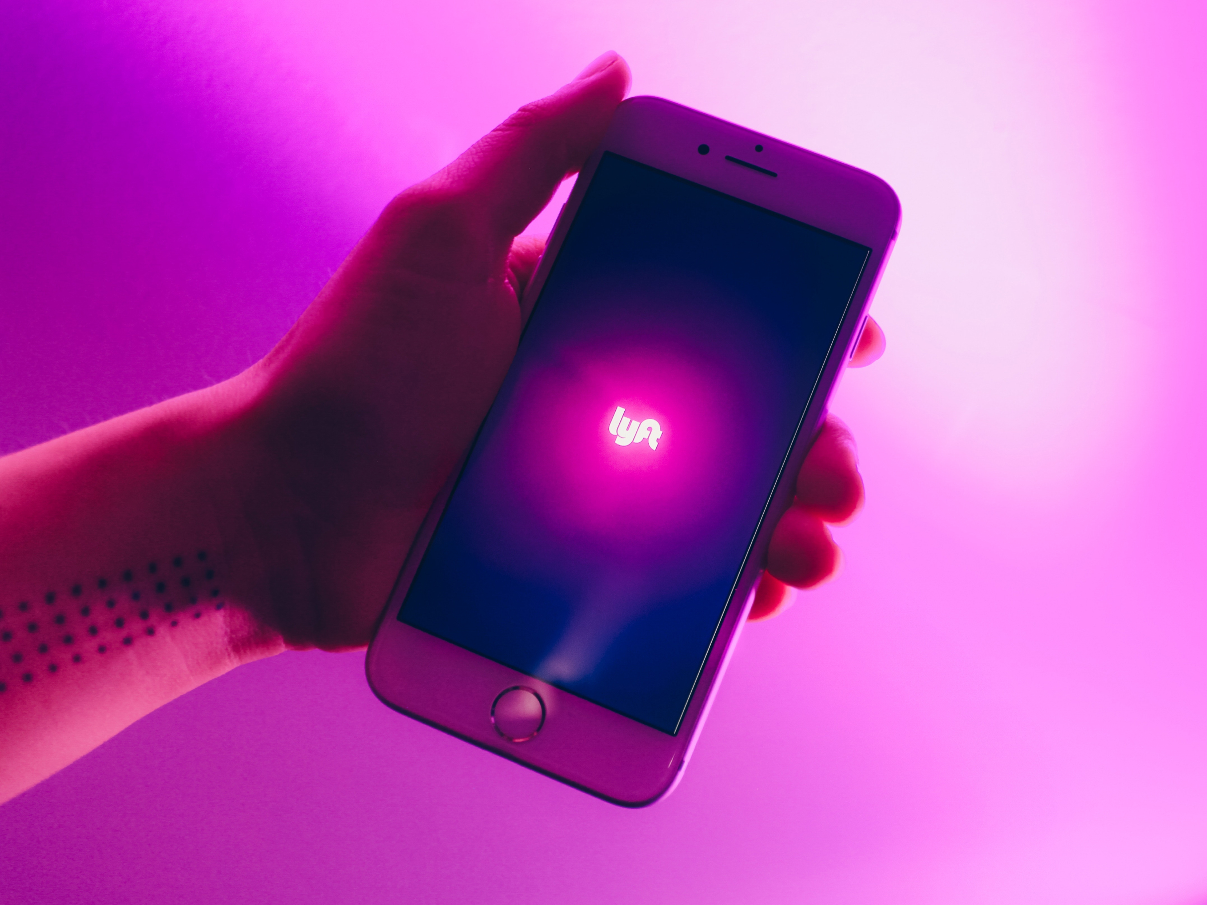 Lyft partners with Rokt to offer riders more relevant experiences