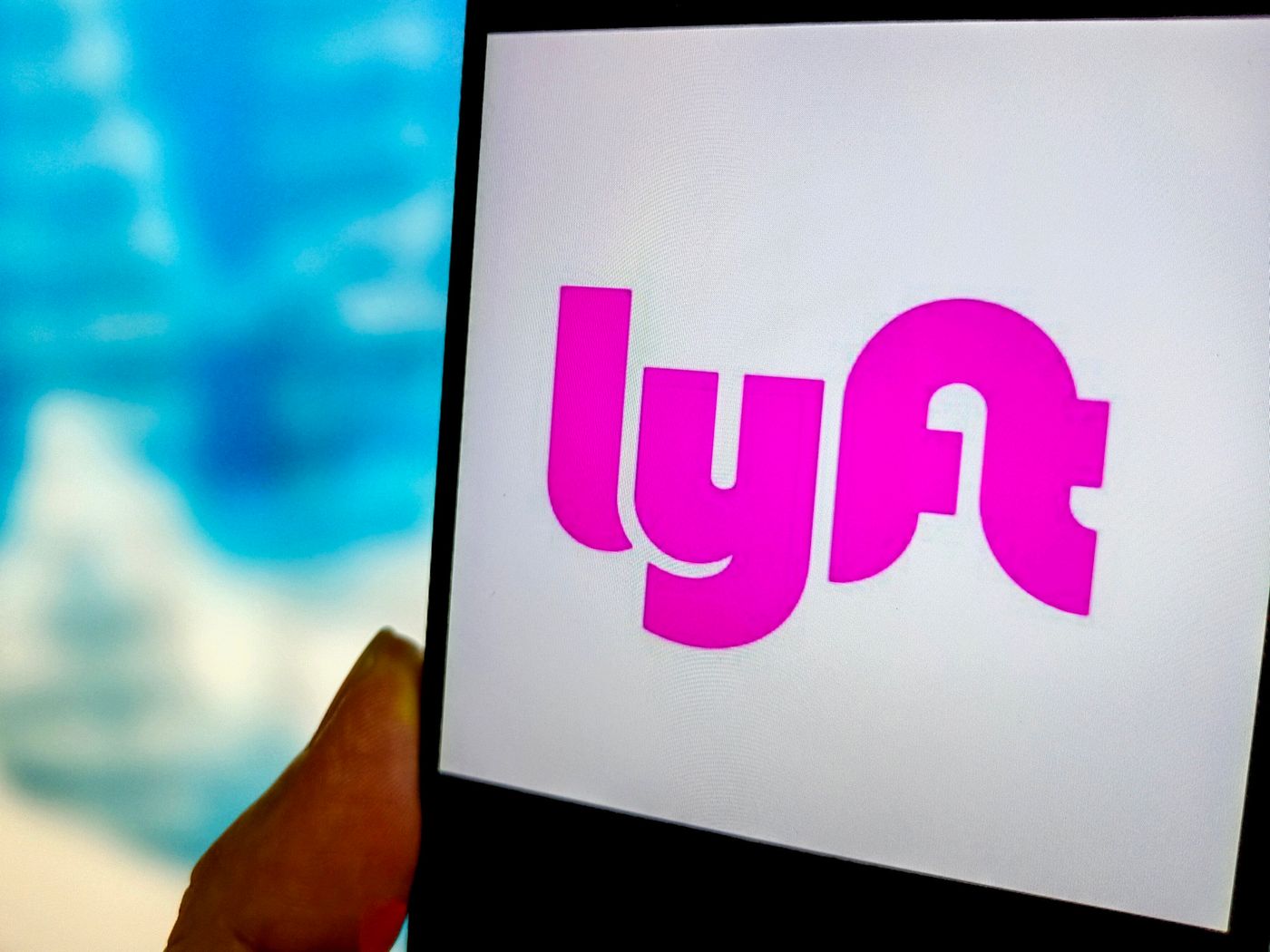 Lyft to Expand Its Ad Business as New CEO Eyes a Turnaround